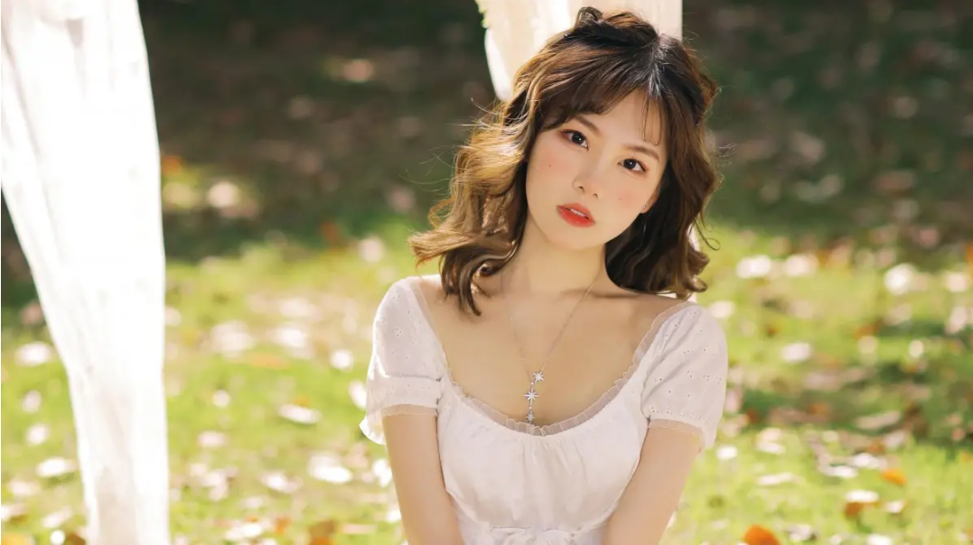 疫情下(xia)服裝行(hang)業迎來(lai)嚴峻大(da)考！翰飛(fei)科技“虛(xu)拟試衣(yī)”已成必(bì)然趨勢(shi)