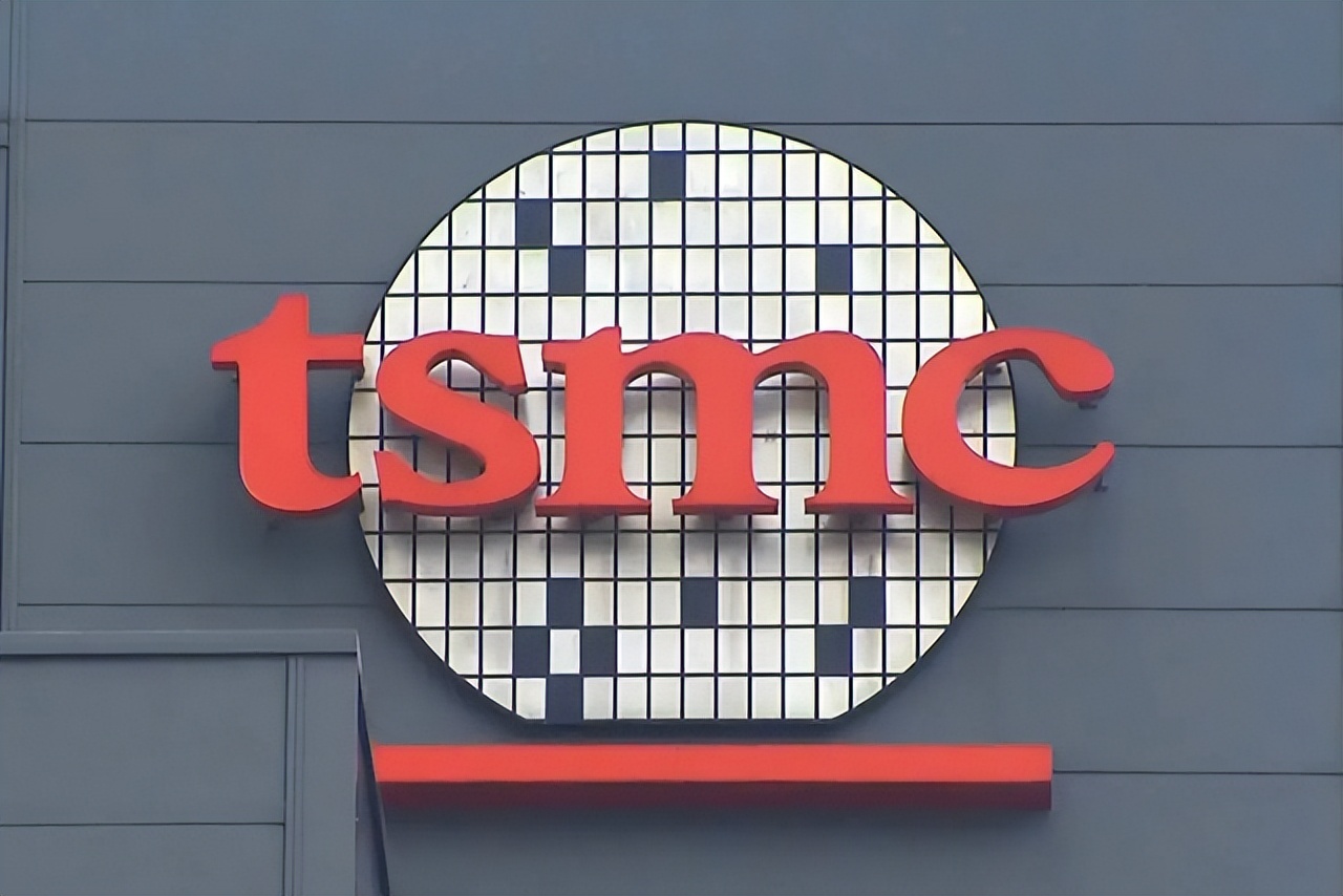 台積(jī)電真的慌了，它(ta)可能真的要求(qiú)助于中國芯片(pian)了