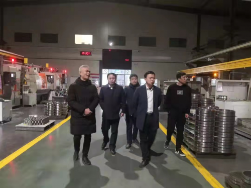 全力壯大(da)發展新動能(neng) 打造科技創(chuàng)新軸承産業(ye)鍊